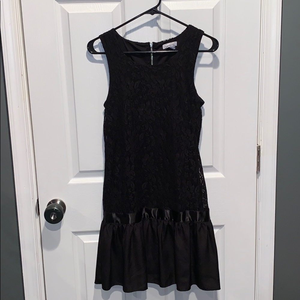 Sleeveless Size Medium Black Lace Dress Worn Once